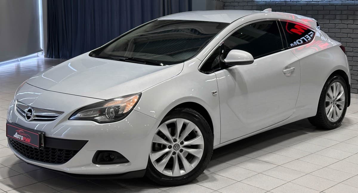 Opel Astra GTC - 2